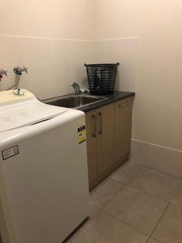 Central Executive 3Br Townhouse 50M To Dean Street Олбері Екстер'єр фото